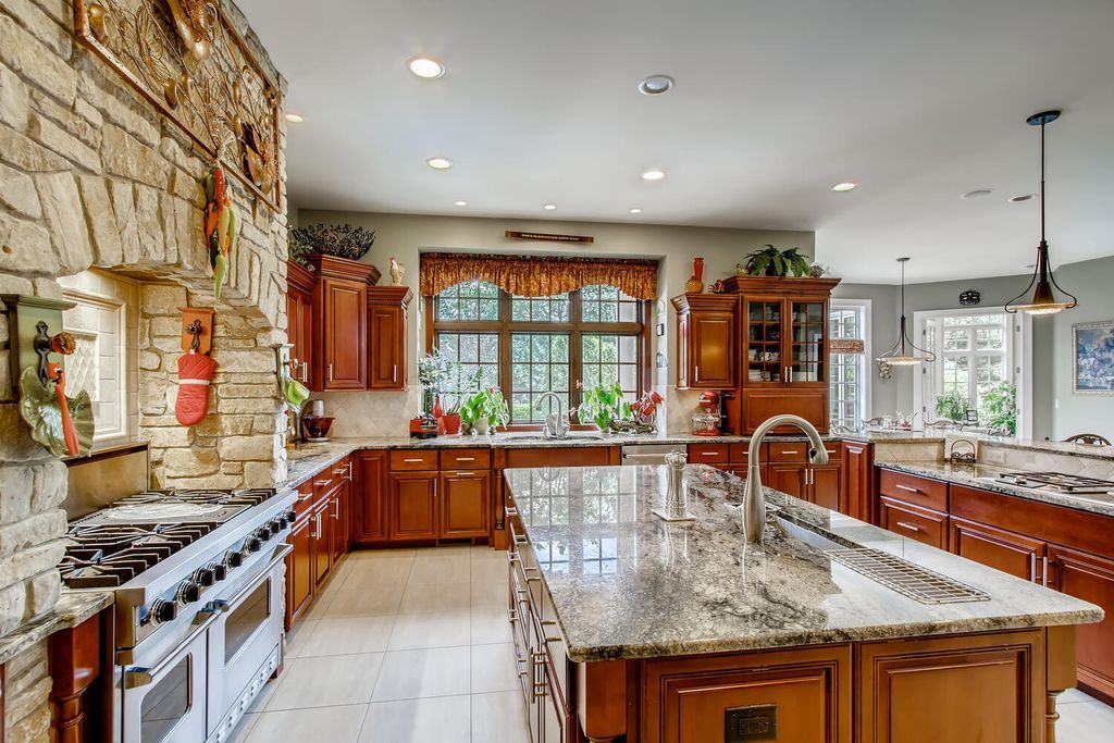 Luxury and Harmony 3.799 Million Custom Built Estate in Illinois Offering Solitude and Togetherness 15