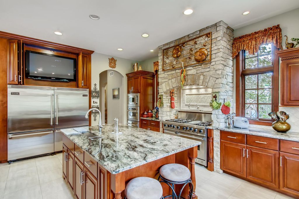 Luxury and Harmony 3.799 Million Custom Built Estate in Illinois Offering Solitude and Togetherness 16