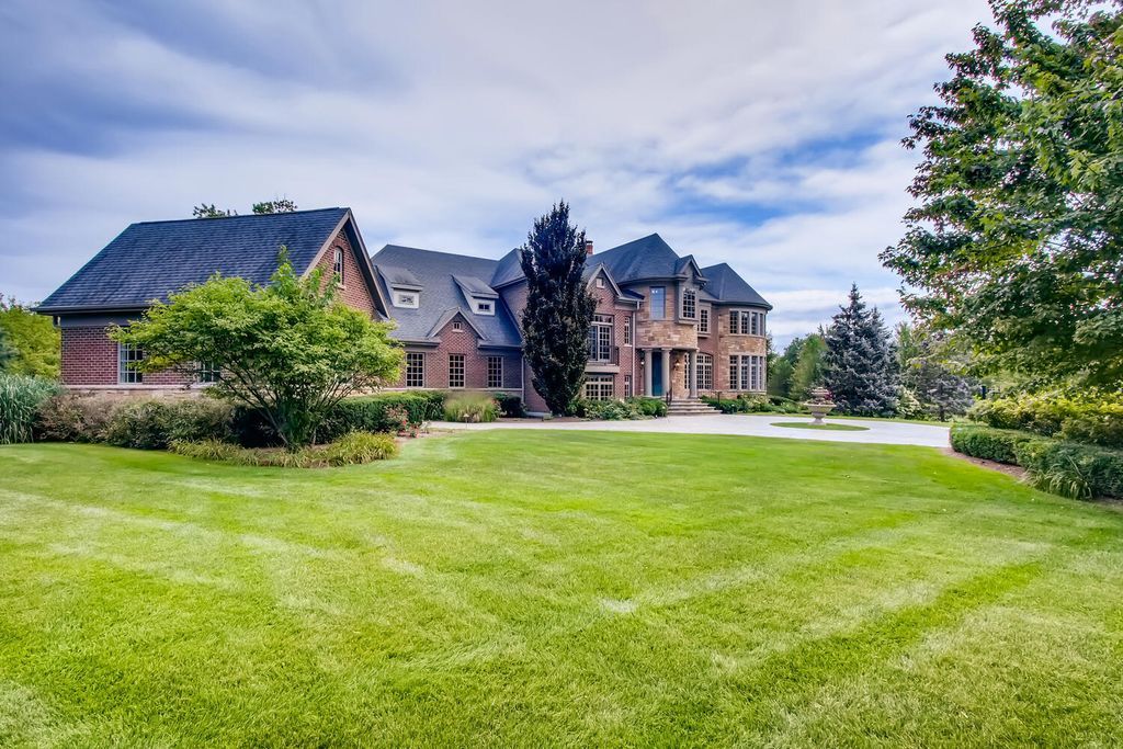 Luxury and Harmony 3.799 Million Custom Built Estate in Illinois Offering Solitude and Togetherness 2