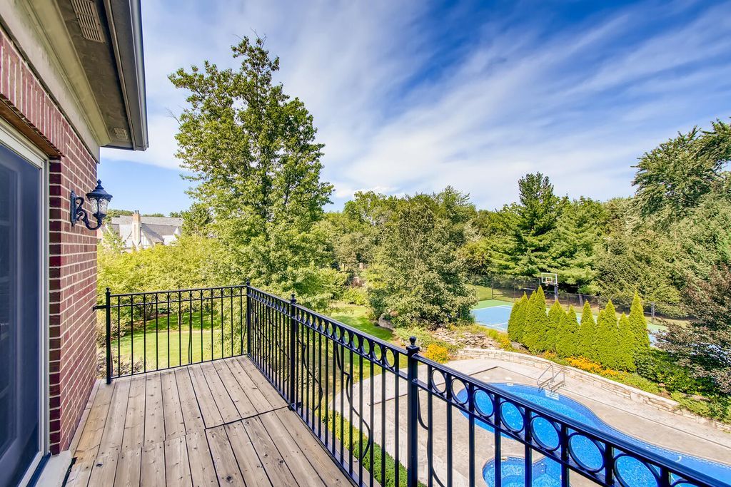 Luxury and Harmony 3.799 Million Custom Built Estate in Illinois Offering Solitude and Togetherness 31