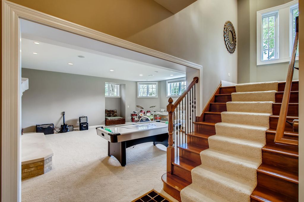 Luxury and Harmony 3.799 Million Custom Built Estate in Illinois Offering Solitude and Togetherness 42