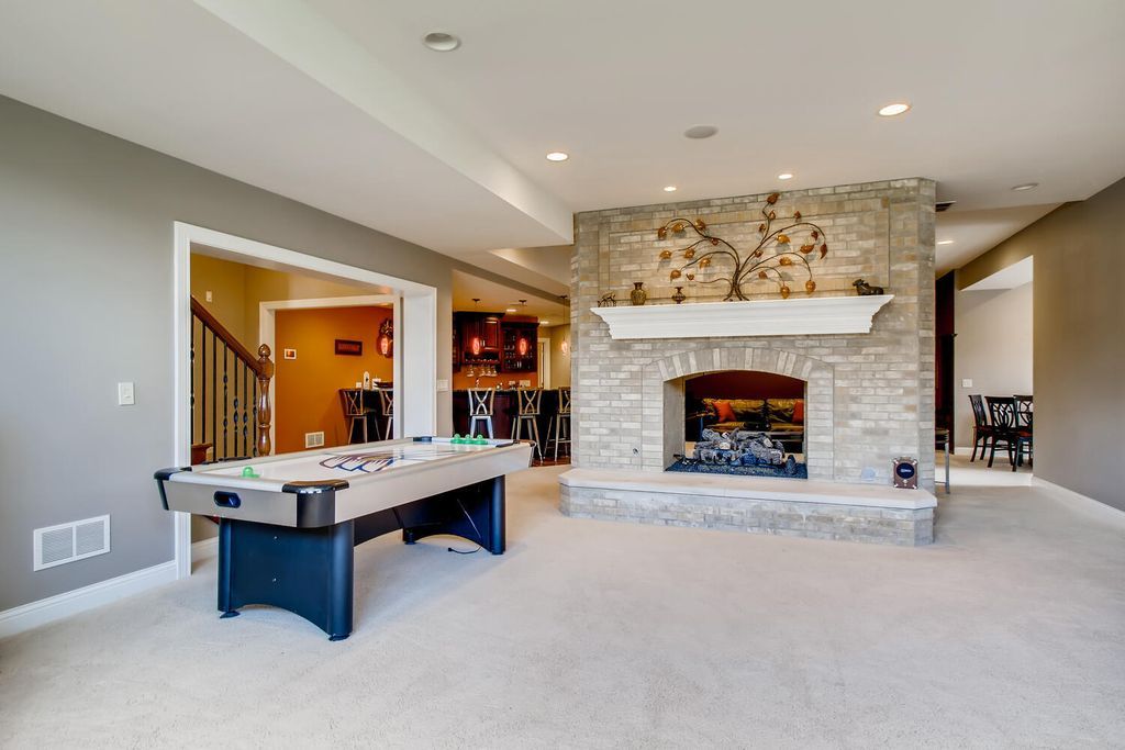 Luxury and Harmony 3.799 Million Custom Built Estate in Illinois Offering Solitude and Togetherness 44