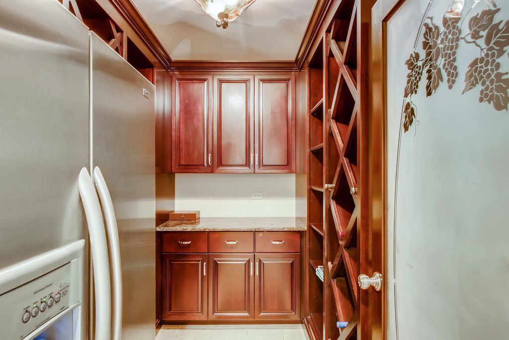 Luxury and Harmony 3.799 Million Custom Built Estate in Illinois Offering Solitude and Togetherness 46