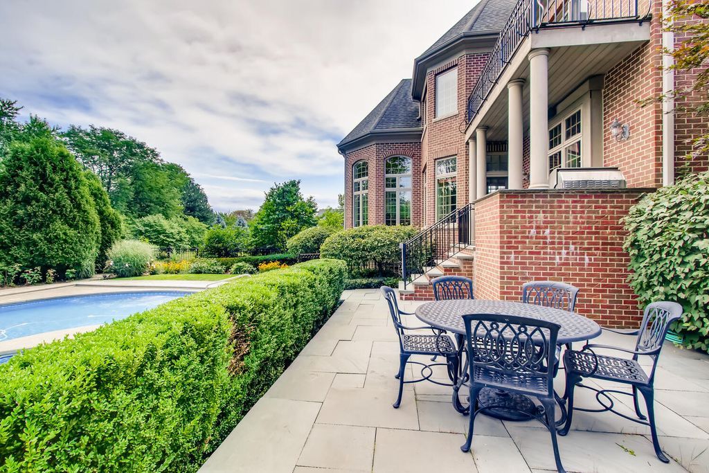 Luxury and Harmony 3.799 Million Custom Built Estate in Illinois Offering Solitude and Togetherness 53