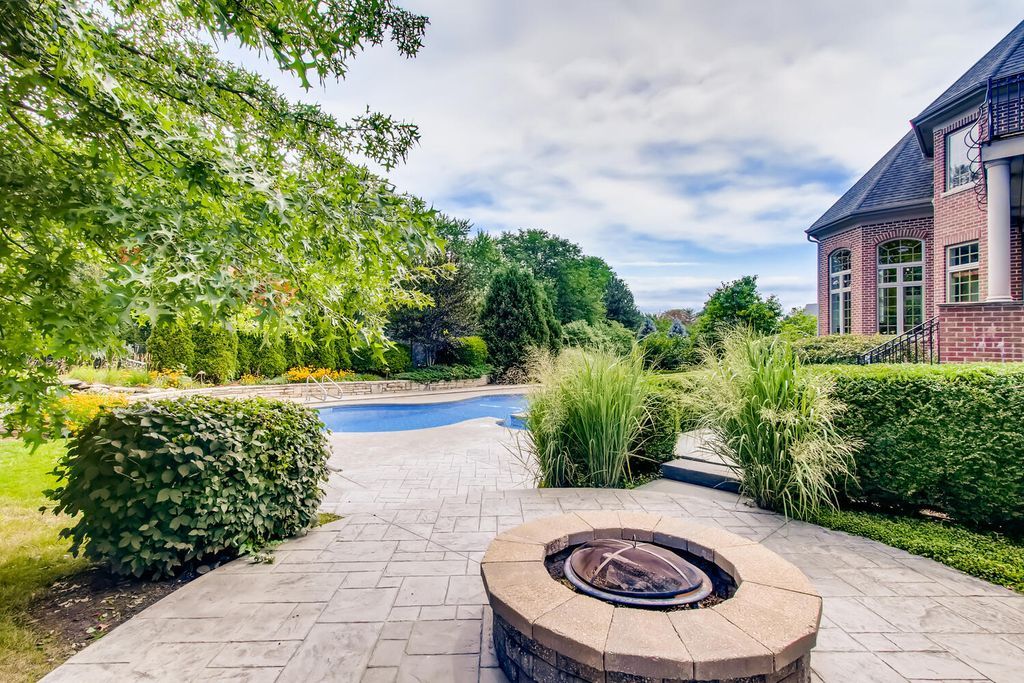 Luxury and Harmony 3.799 Million Custom Built Estate in Illinois Offering Solitude and Togetherness 54