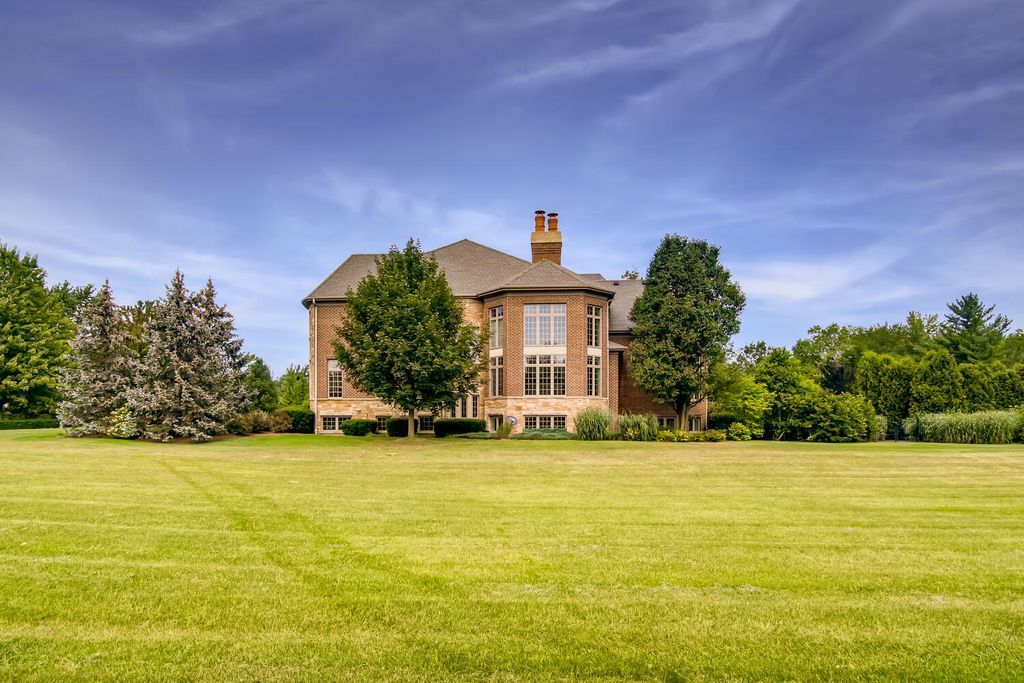 Luxury and Harmony 3.799 Million Custom Built Estate in Illinois Offering Solitude and Togetherness 55