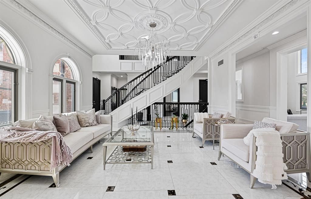 Michigans Finest 4.9 Million Home with Unmatched Luxury and Detail 15