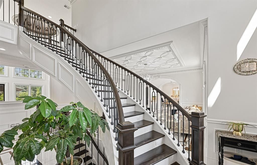 Michigans Finest 4.9 Million Home with Unmatched Luxury and Detail 31