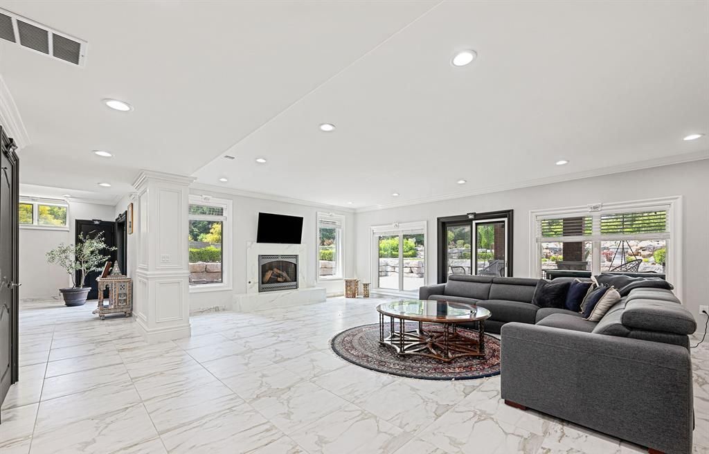 Michigans Finest 4.9 Million Home with Unmatched Luxury and Detail 57