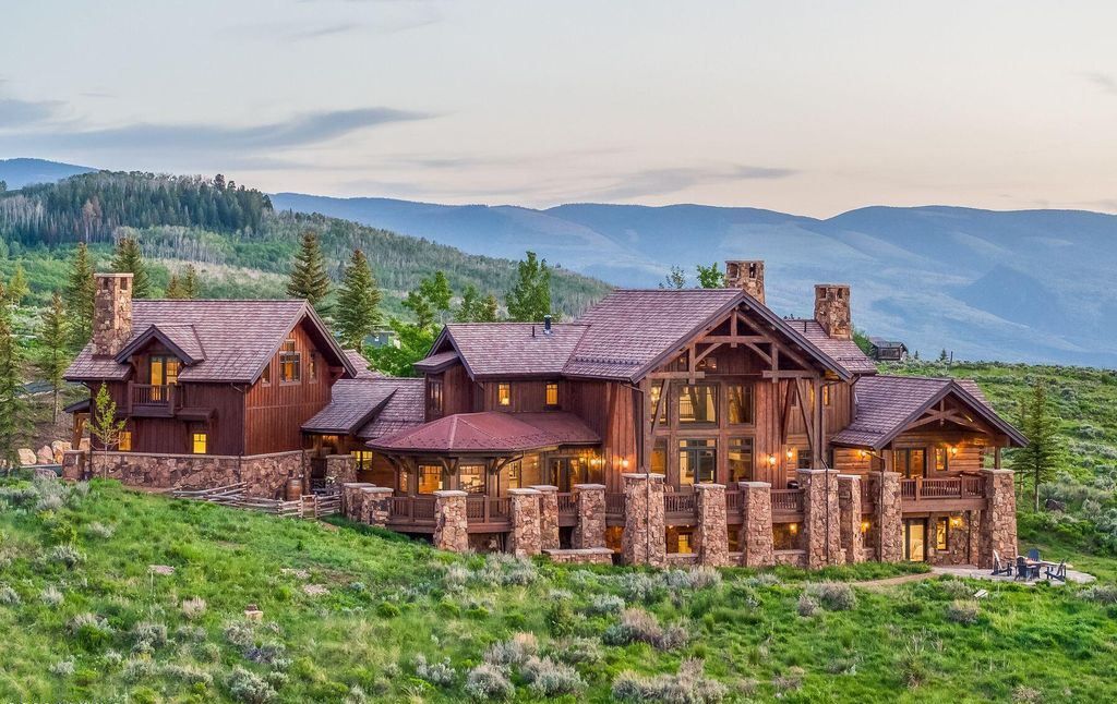 Mountain Charm Meets Modern Comfort Exquisite Colorado Residence for 7.25 Million 1