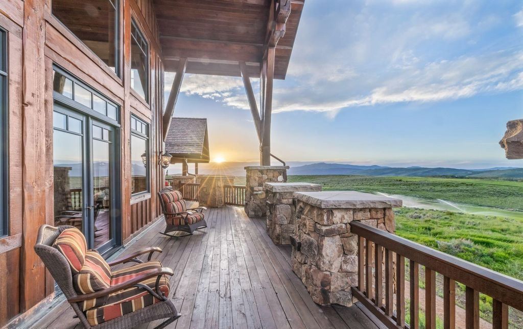 Mountain Charm Meets Modern Comfort Exquisite Colorado Residence for 7.25 Million 14