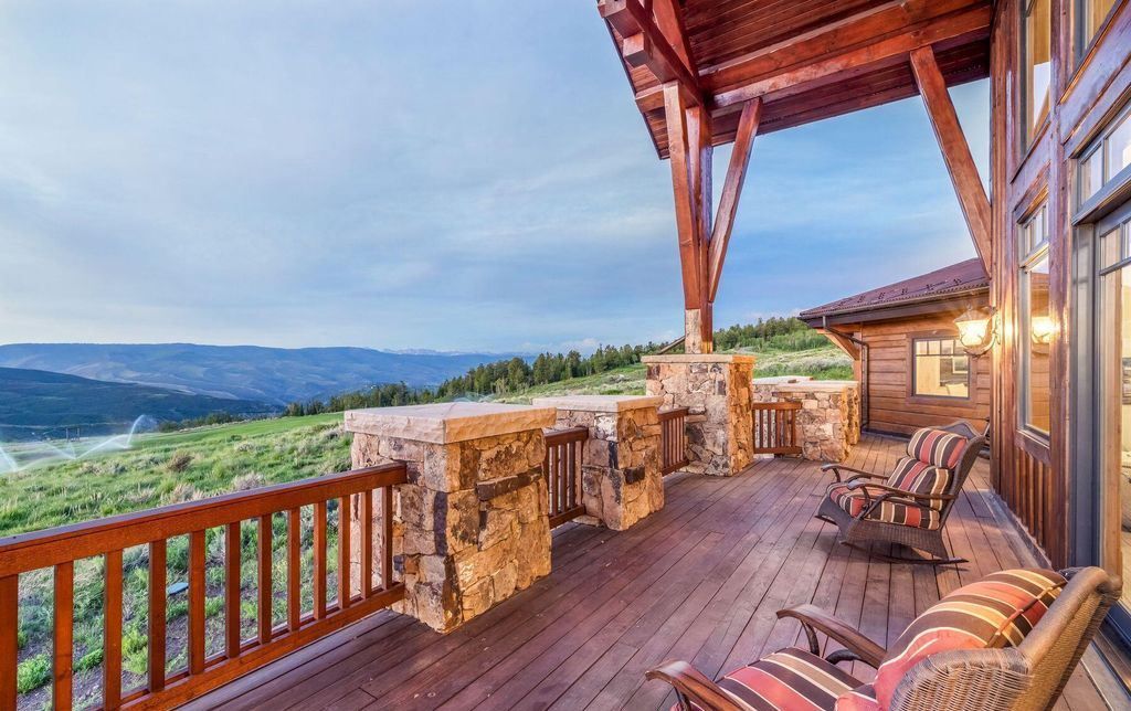 Mountain Charm Meets Modern Comfort Exquisite Colorado Residence for 7.25 Million 15
