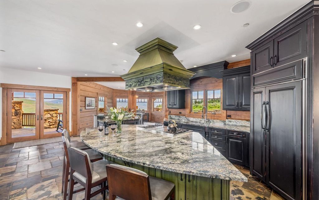 Mountain Charm Meets Modern Comfort Exquisite Colorado Residence for 7.25 Million 18