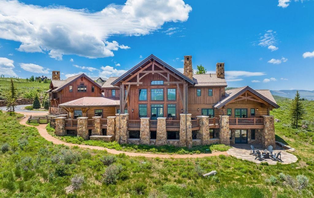 Mountain Charm Meets Modern Comfort Exquisite Colorado Residence for 7.25 Million 2