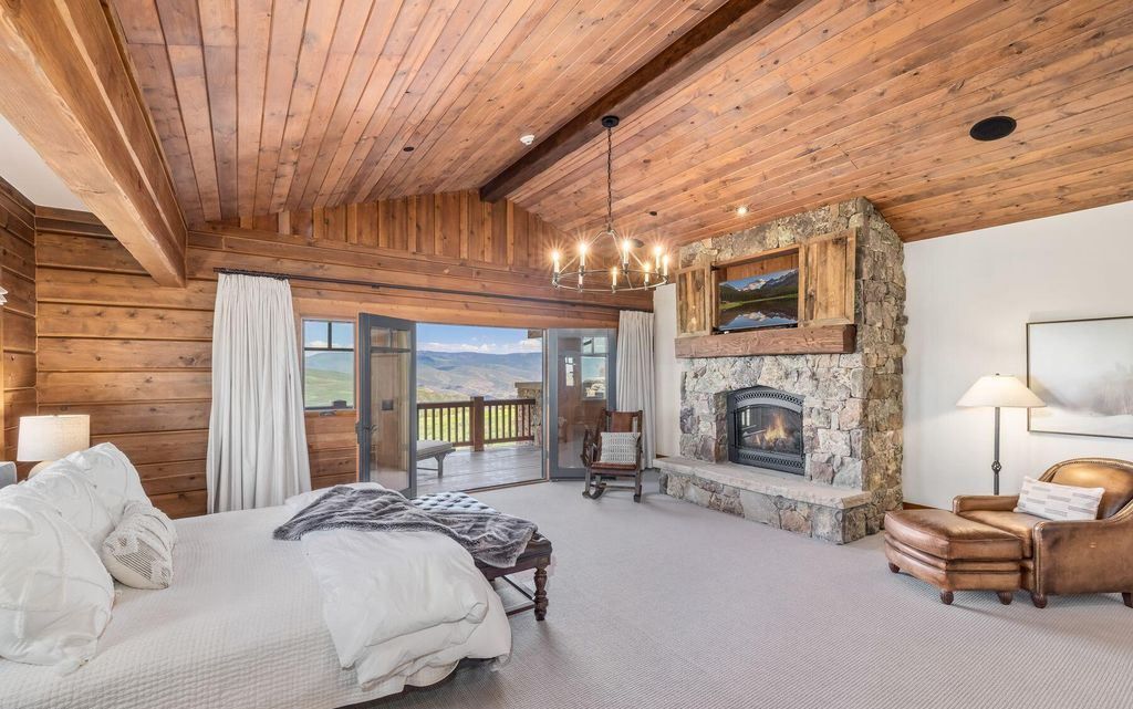 Mountain Charm Meets Modern Comfort Exquisite Colorado Residence for 7.25 Million 26