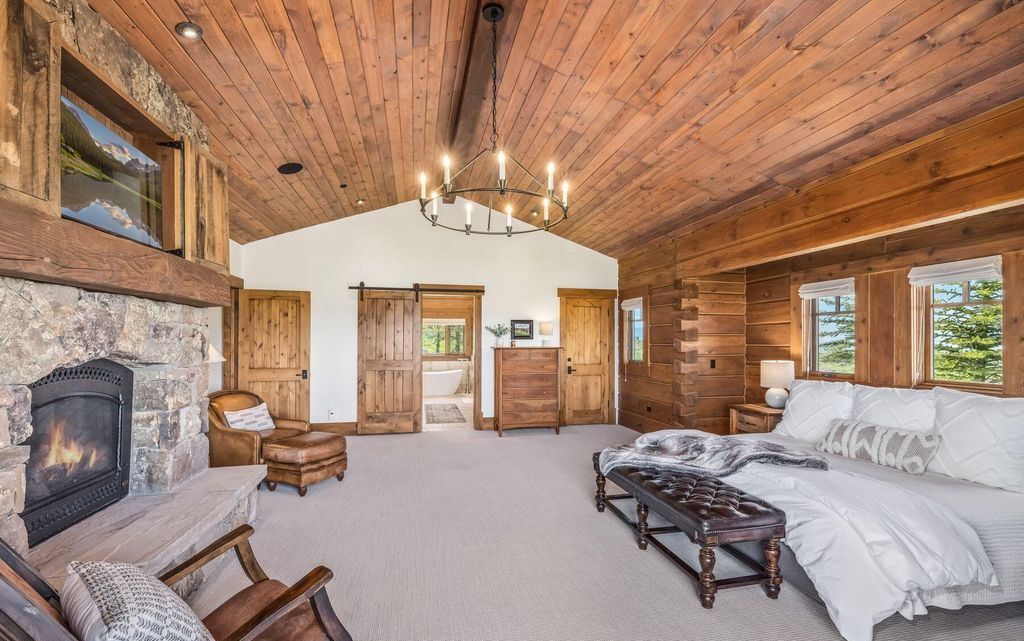 Mountain Charm Meets Modern Comfort Exquisite Colorado Residence for 7.25 Million 27