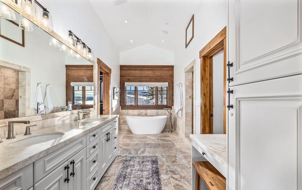 Mountain Charm Meets Modern Comfort Exquisite Colorado Residence for 7.25 Million 28
