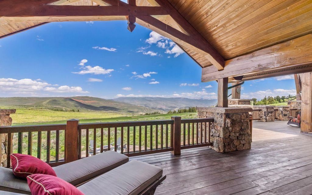 Mountain Charm Meets Modern Comfort Exquisite Colorado Residence for 7.25 Million 31