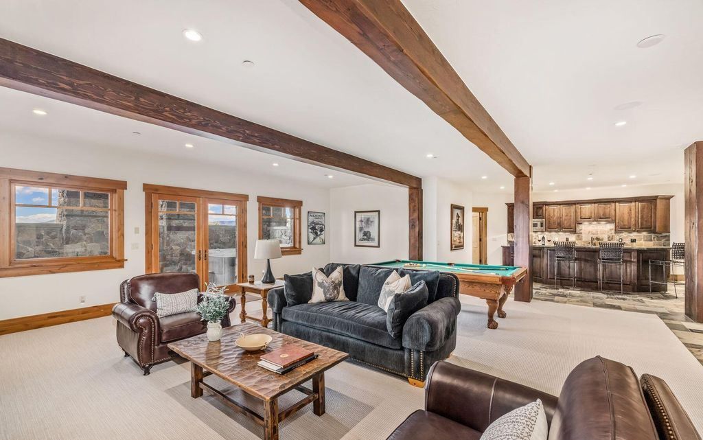Mountain Charm Meets Modern Comfort Exquisite Colorado Residence for 7.25 Million 35