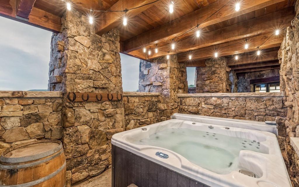Mountain Charm Meets Modern Comfort Exquisite Colorado Residence for 7.25 Million 44