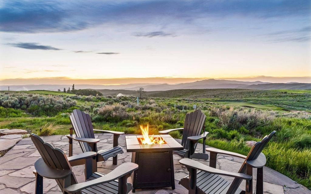 Mountain Charm Meets Modern Comfort Exquisite Colorado Residence for 7.25 Million 47