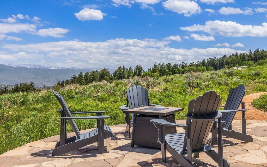 Mountain Charm Meets Modern Comfort Exquisite Colorado Residence for 7.25 Million 49