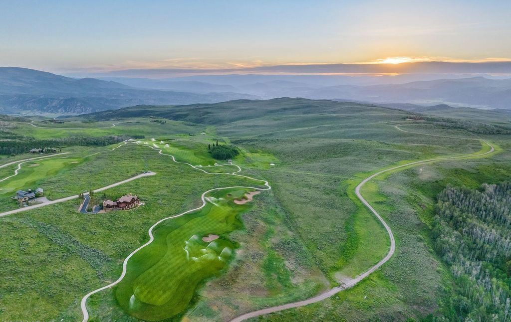 Mountain Charm Meets Modern Comfort Exquisite Colorado Residence for 7.25 Million 5