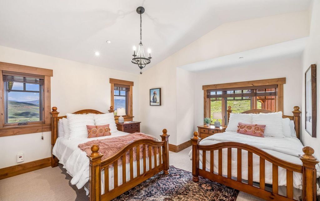 Mountain Charm Meets Modern Comfort Exquisite Colorado Residence for 7.25 Million 54