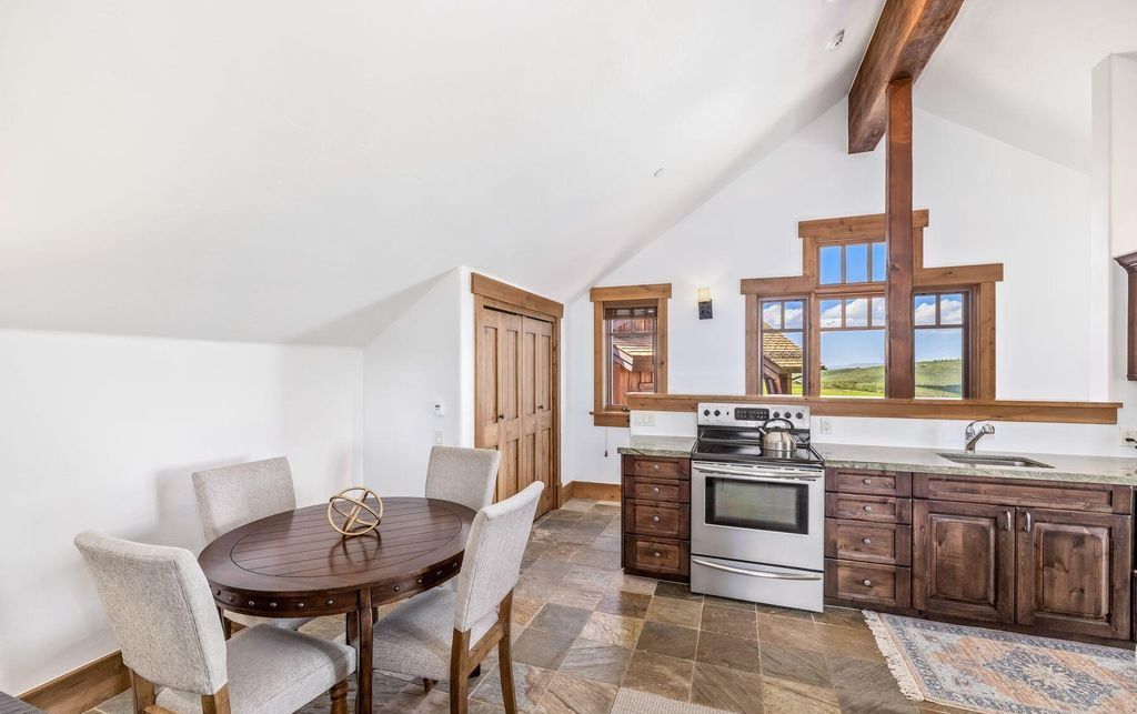 Mountain Charm Meets Modern Comfort Exquisite Colorado Residence for 7.25 Million 62