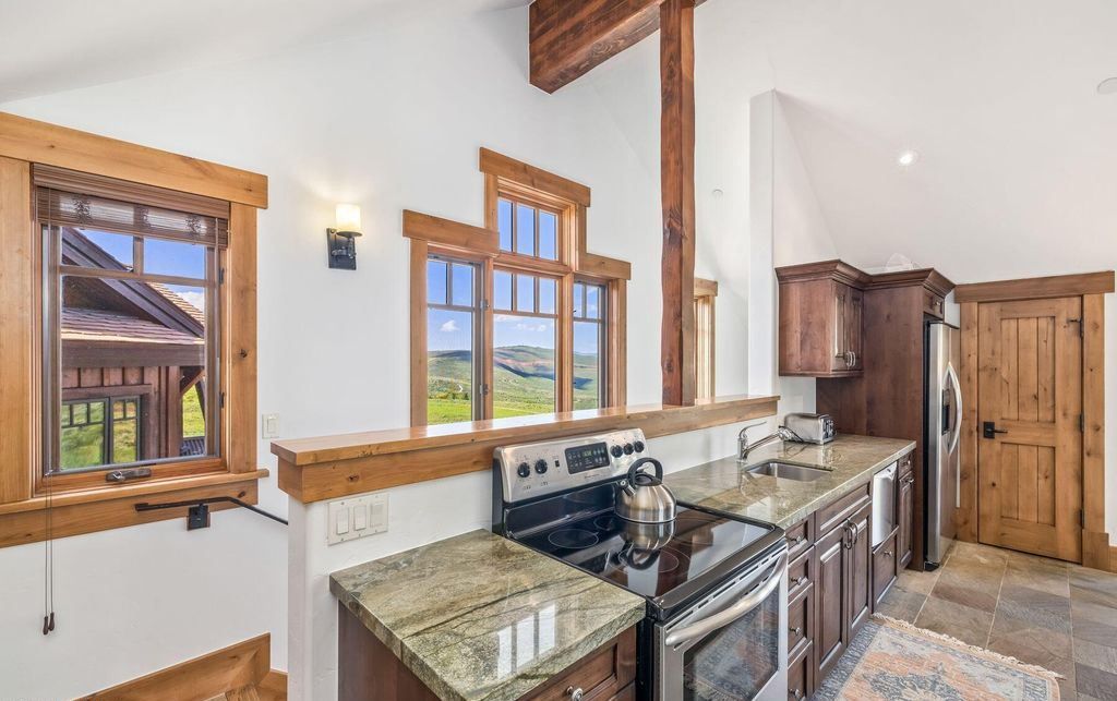 Mountain Charm Meets Modern Comfort Exquisite Colorado Residence for 7.25 Million 63