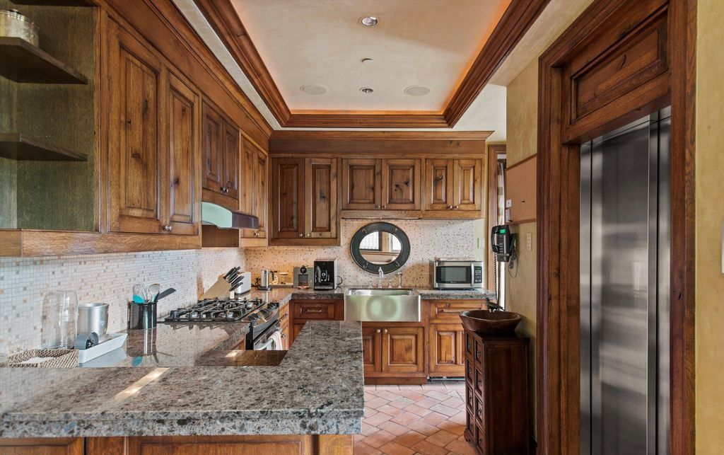 Mountain Ranch A Supreme Blend of Sophistication and Alpine Delight in Colorado Listed for 65 Million 12