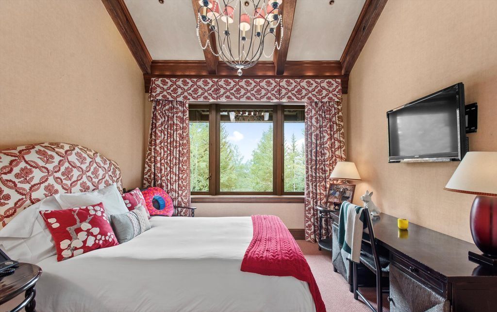 Mountain Ranch A Supreme Blend of Sophistication and Alpine Delight in Colorado Listed for 65 Million 25