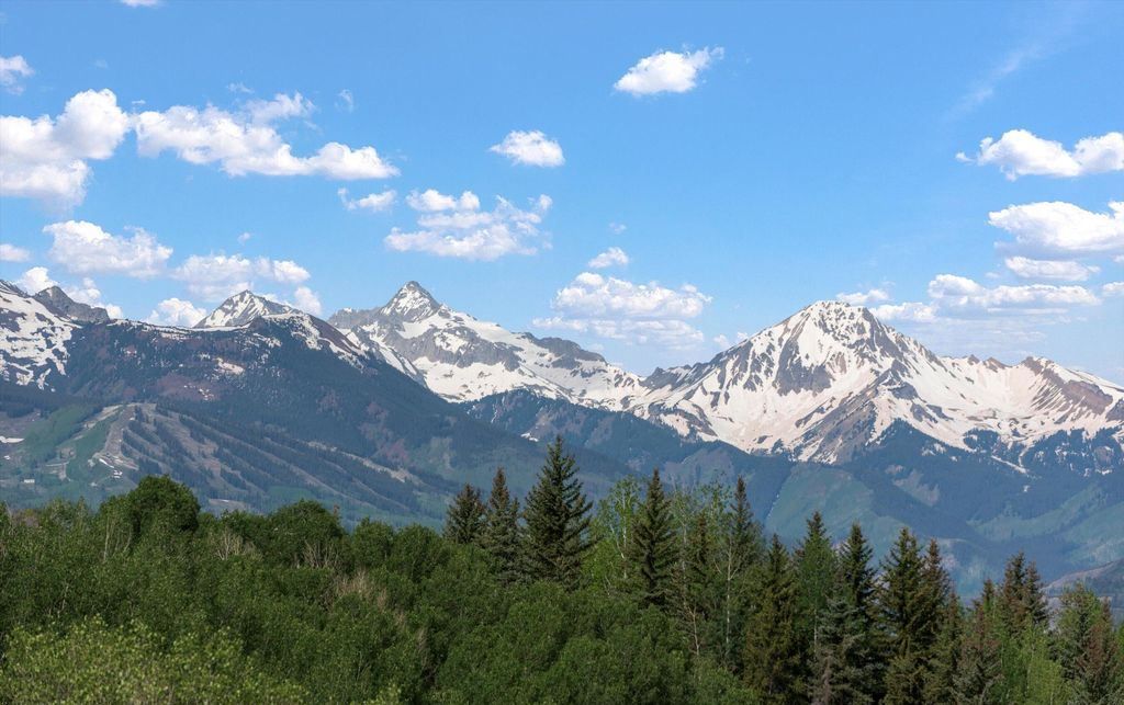 Mountain Ranch A Supreme Blend of Sophistication and Alpine Delight in Colorado Listed for 65 Million 36
