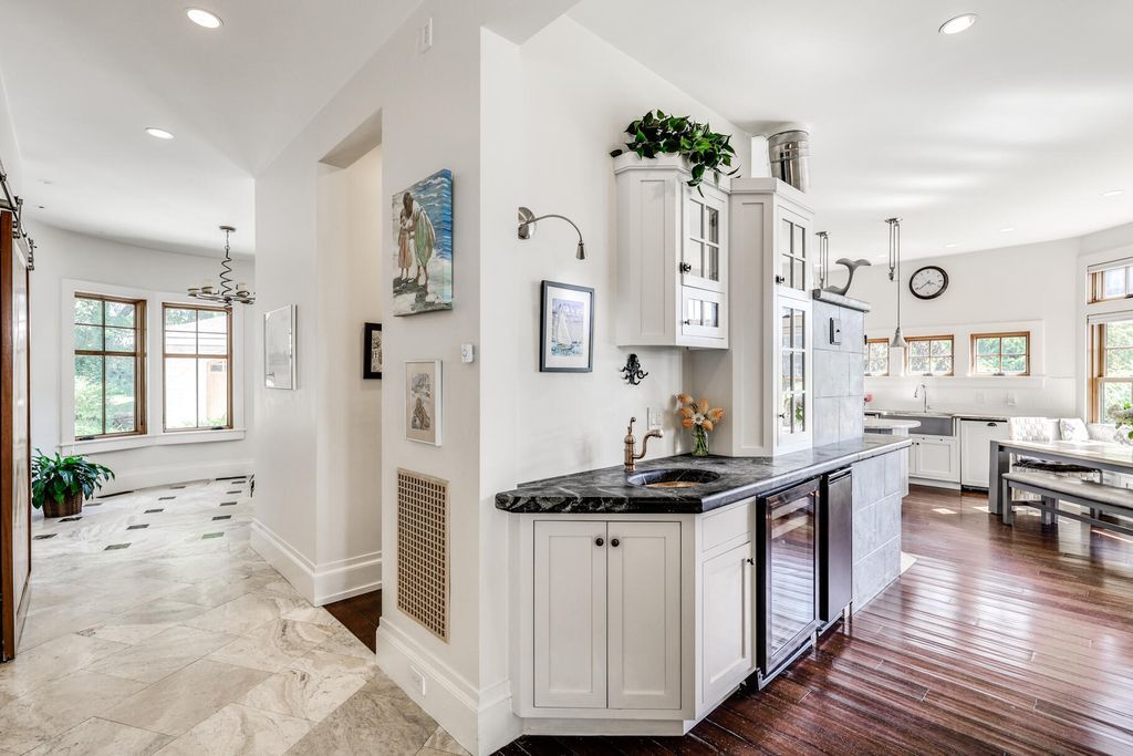 Osprey House Luxury Blending Contemporary and Traditional Design in Massachusetts for 6.995 Million 16