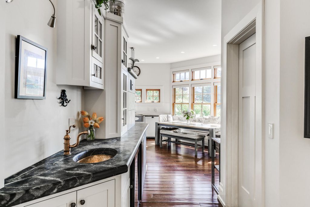 Osprey House Luxury Blending Contemporary and Traditional Design in Massachusetts for 6.995 Million 17