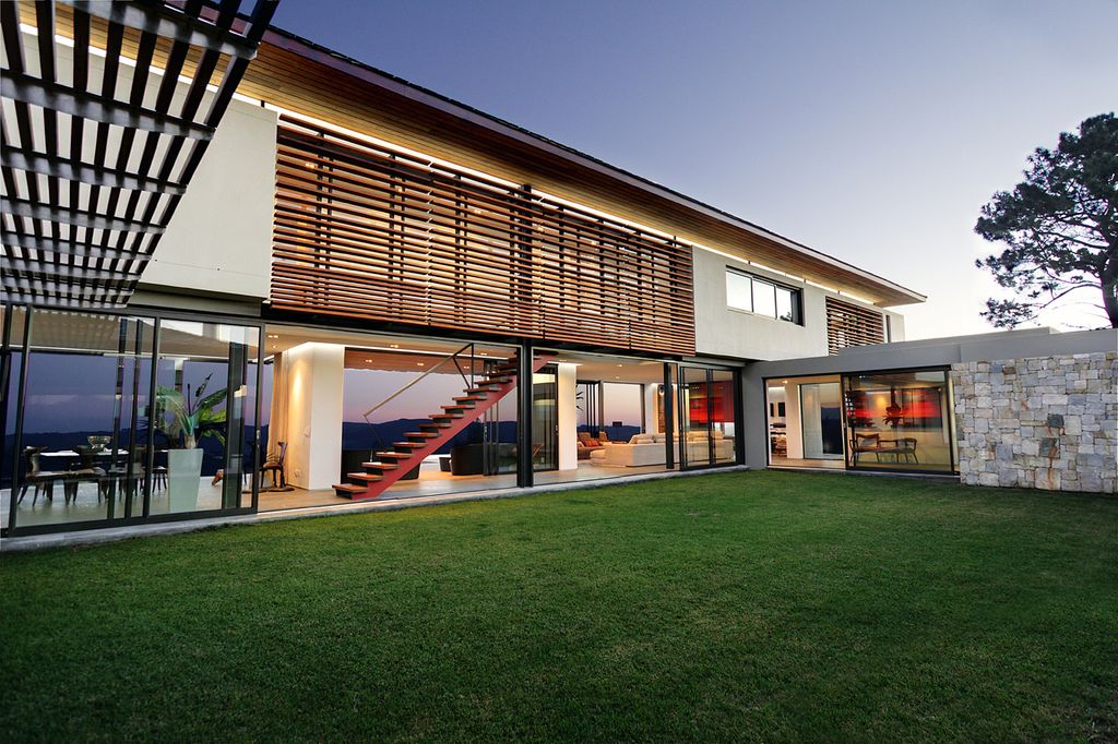 River Bend House, harmonious design by Craft of Architecture