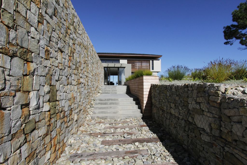 River Bend House harmonious design by Craft of Architecture 2