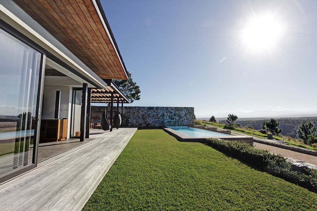 River Bend House, harmonious design by Craft of Architecture