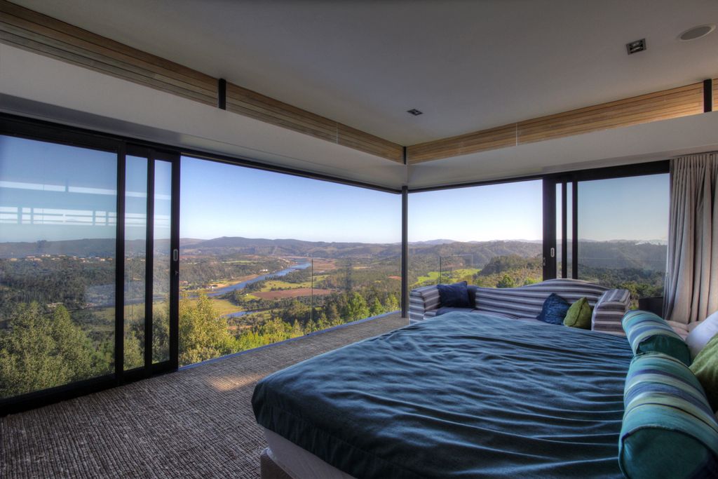 River Bend House, harmonious design by Craft of Architecture