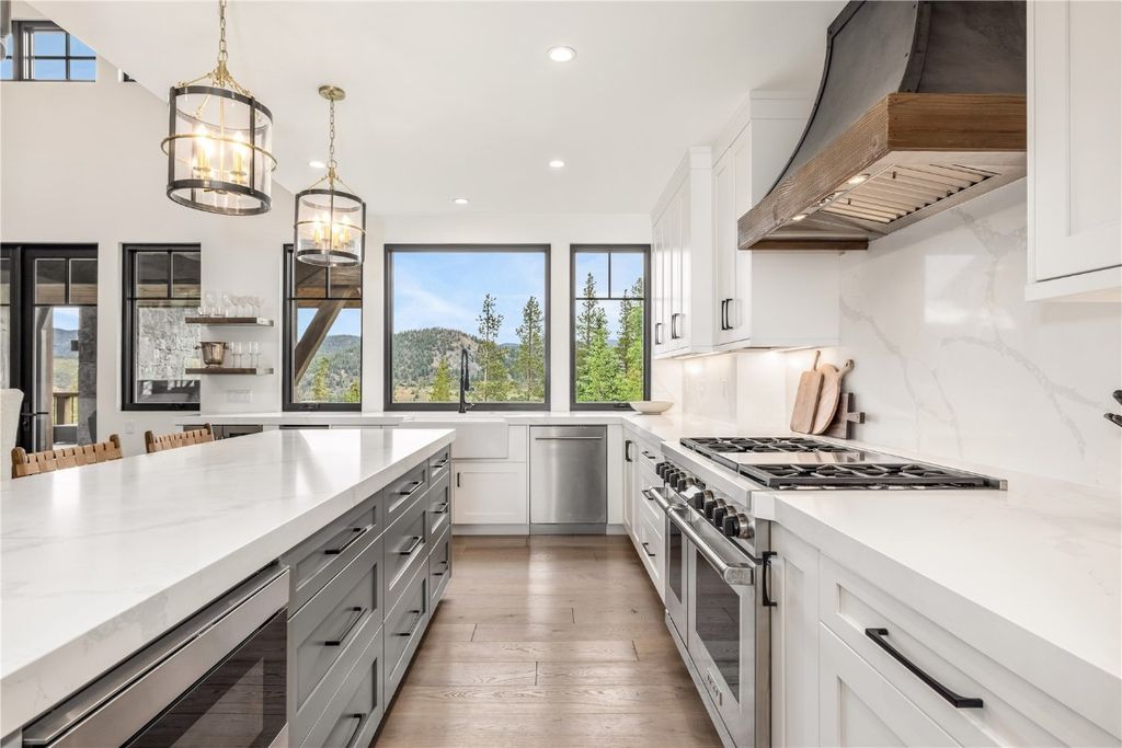 Rockridge Builders Crafts a Modern Mountain Farmhouse Gem in Colorado Offered at 5.5 Million 16