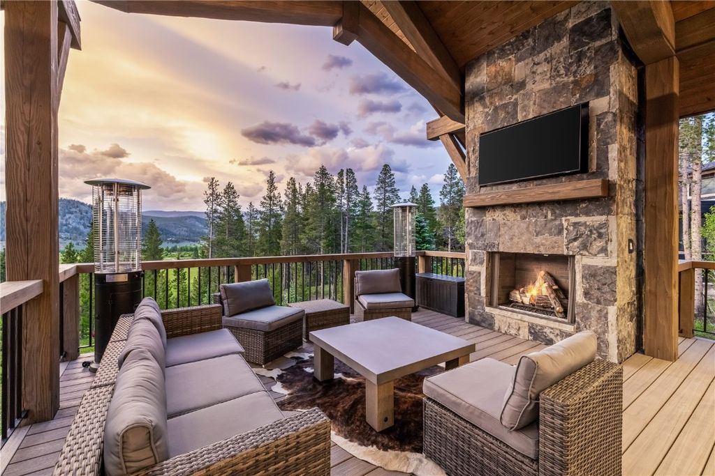 Rockridge Builders Crafts a Modern Mountain Farmhouse Gem in Colorado Offered at 5.5 Million 23