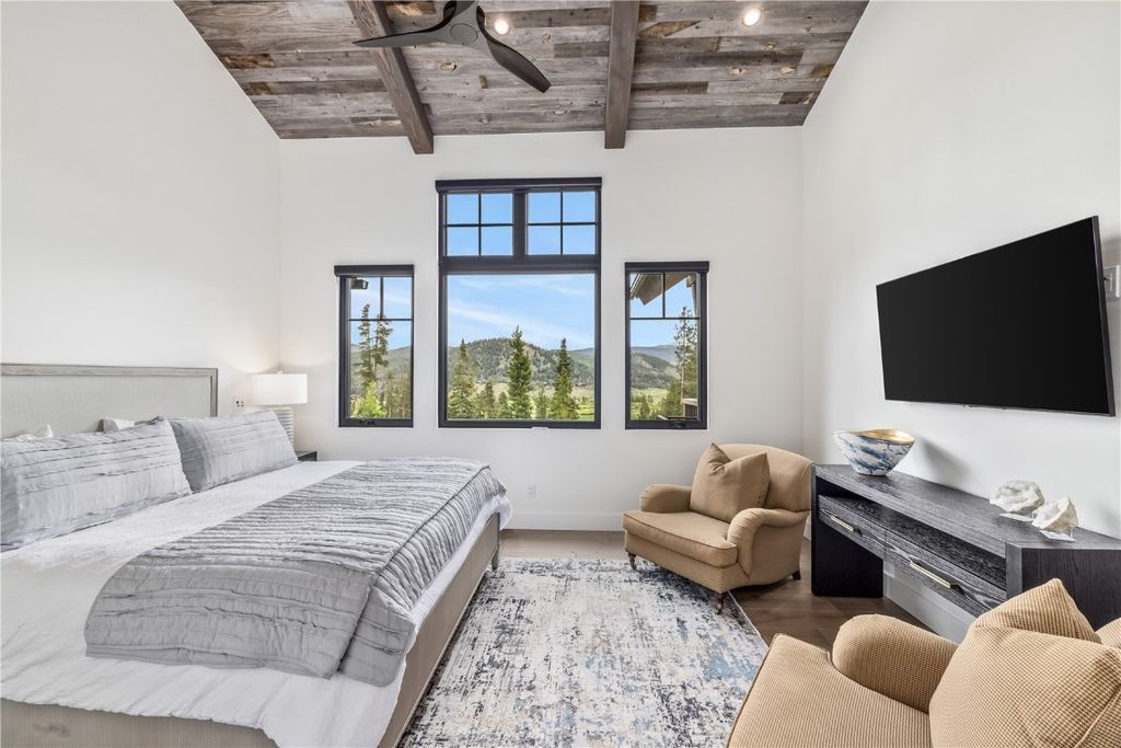 Rockridge Builders Crafts a Modern Mountain Farmhouse Gem in Colorado Offered at 5.5 Million 25
