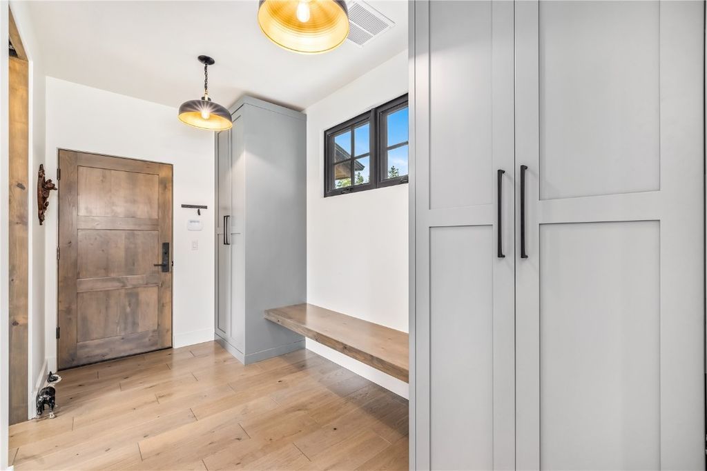 Rockridge Builders Crafts a Modern Mountain Farmhouse Gem in Colorado Offered at 5.5 Million 43