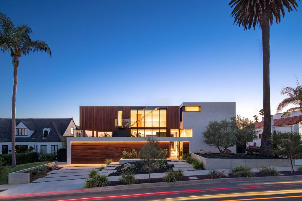 Stairway to the Stars, Light-filled Home by Minarc Group