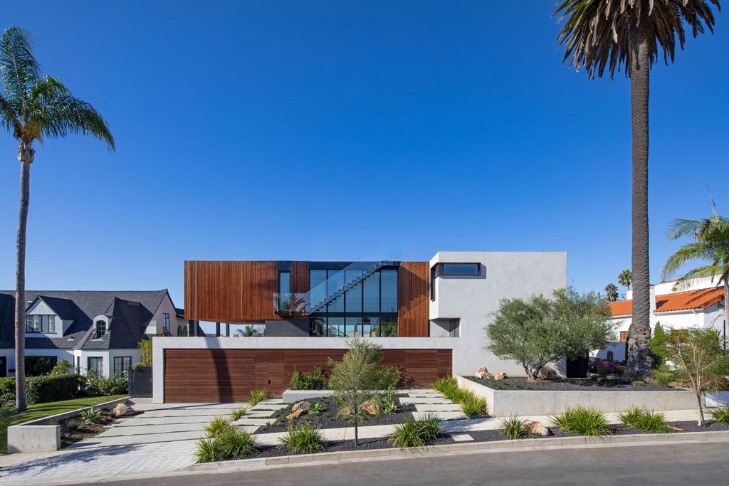 Stairway to the Stars, Light-filled Home by Minarc Group