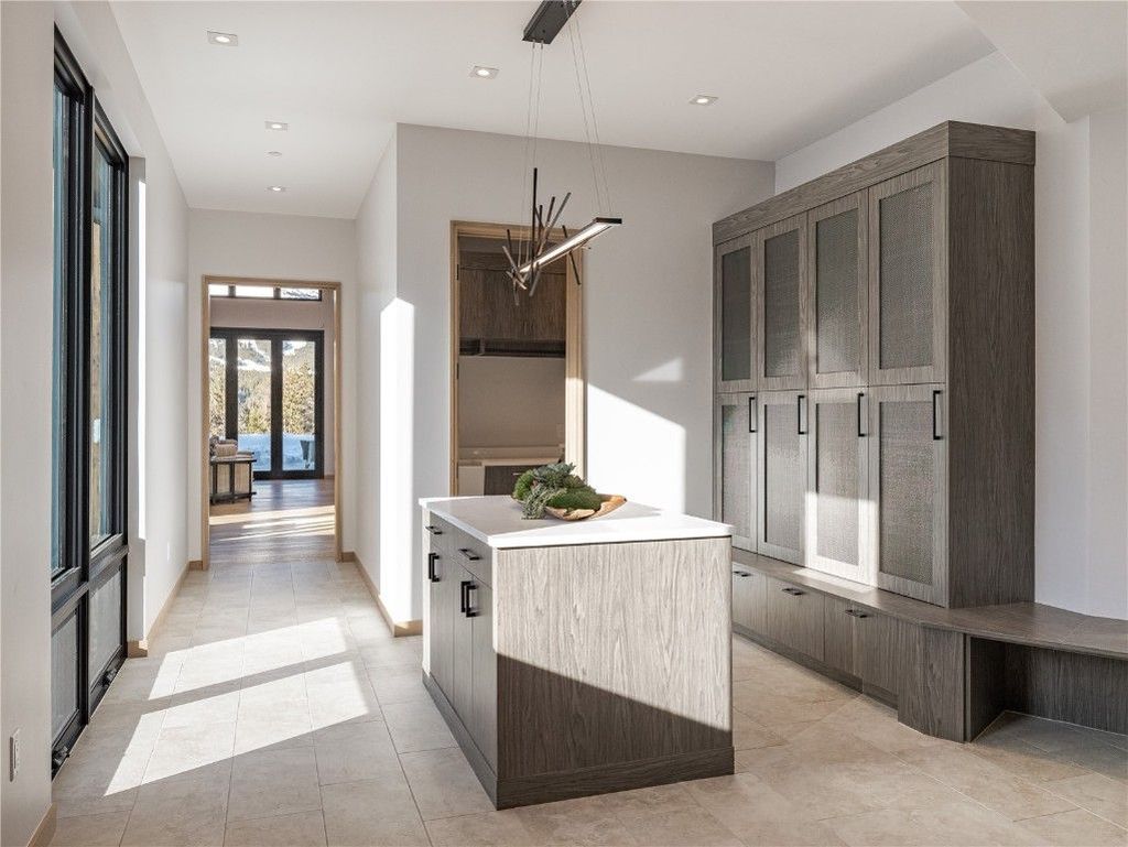 Stunning 12.49M New West Partners Property in Colorado Epitomizes Luxury Living 17