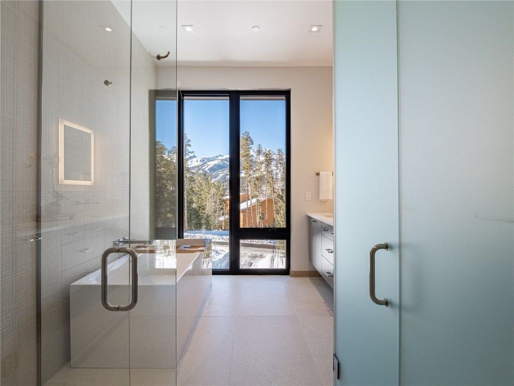 Stunning 12.49M New West Partners Property in Colorado Epitomizes Luxury Living 31