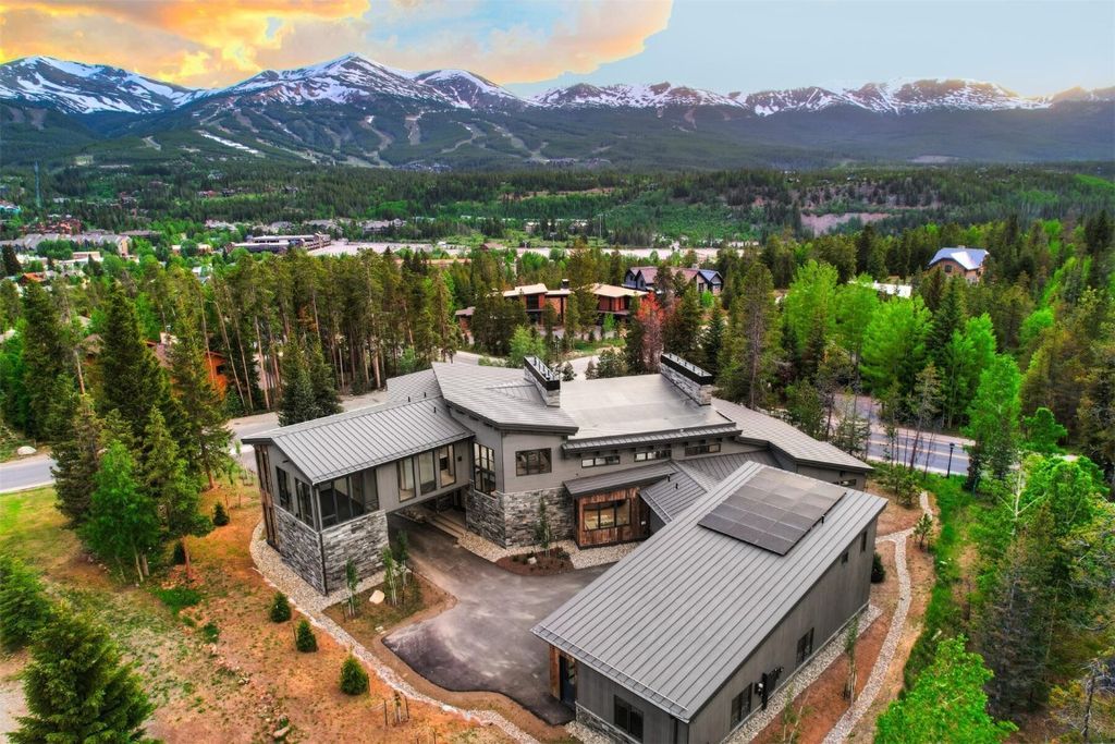 Stunning 12.49M New West Partners Property in Colorado Epitomizes Luxury Living 37
