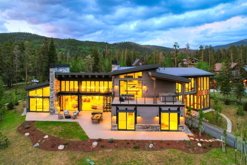 Stunning 12.49M New West Partners Property in Colorado Epitomizes Luxury Living 40