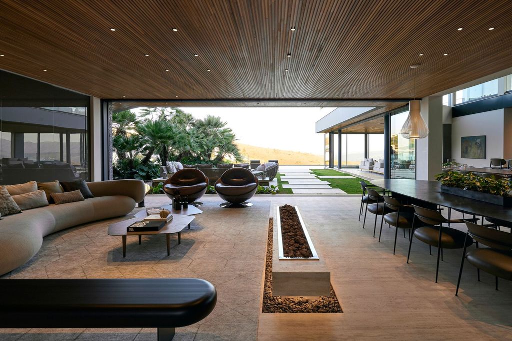 TA Residence, a Hillside Haven by Anastasia Arquitetos